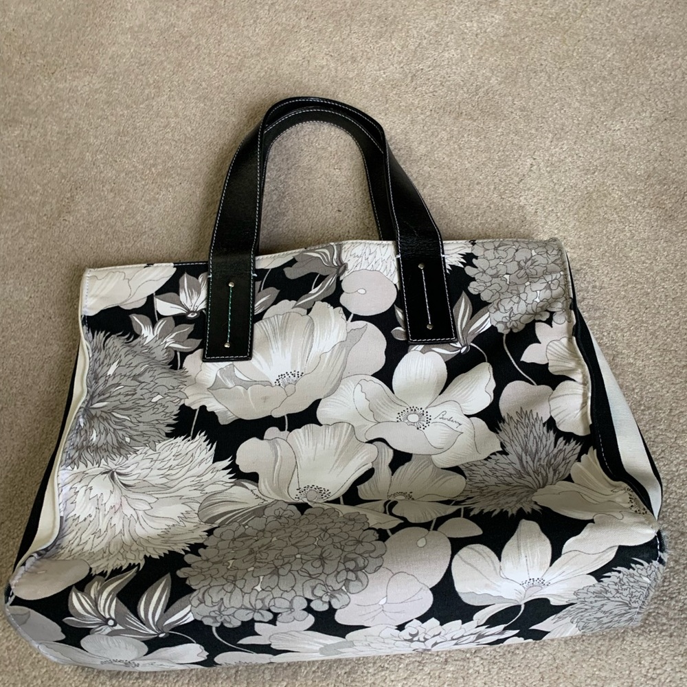 burberry tote - Picture 3 of 9